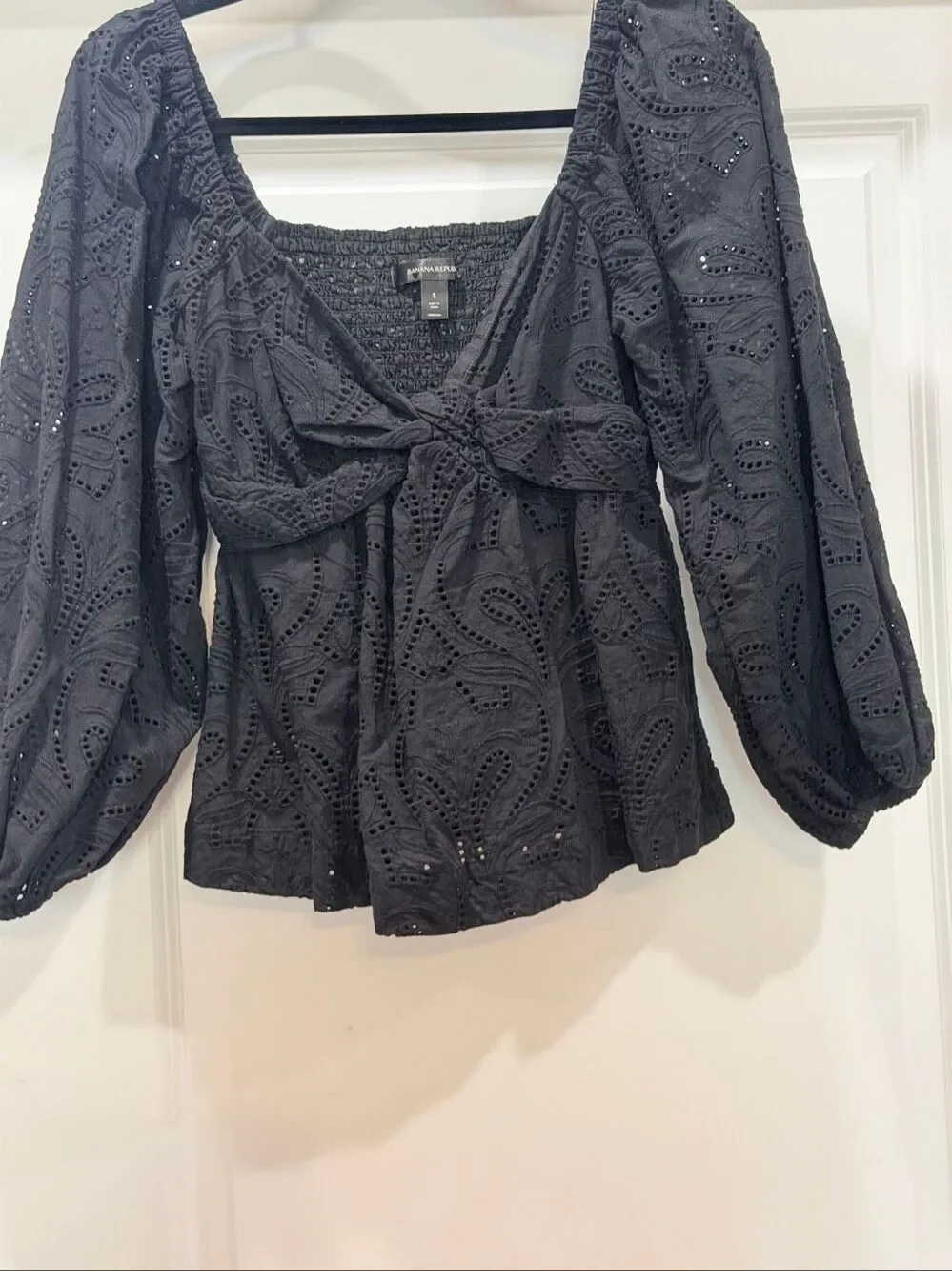 Banana Republic Black Eyelet Puff Sleeve Square Neck Blouse Top Size S